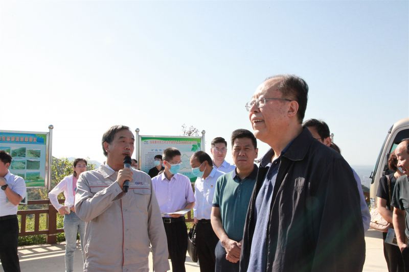 
				   
					河南省人大常委會(huì)黨組副書(shū)記、副主任馬懿一行到洛陽(yáng)黃河同力調(diào)研
				 